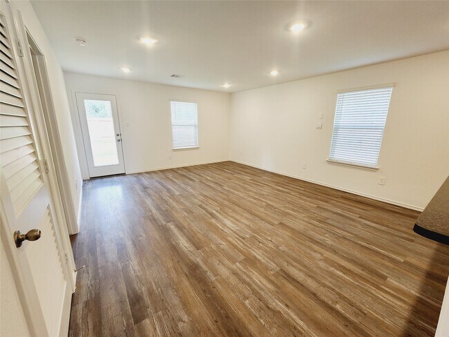Building Photo - 6043 Canyon Dawn Dr