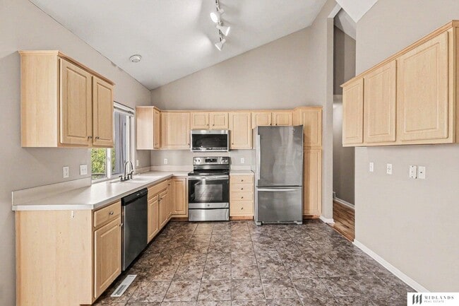 Building Photo - 11612 Monroe St