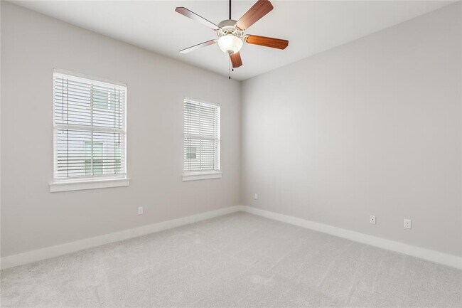 Building Photo - 2520 Bluebonnet Ln