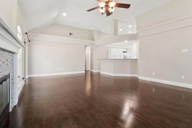 Building Photo - 9921 Carmel Valley Dr