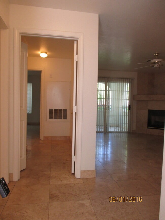 Building Photo - 8452 Boseck Dr