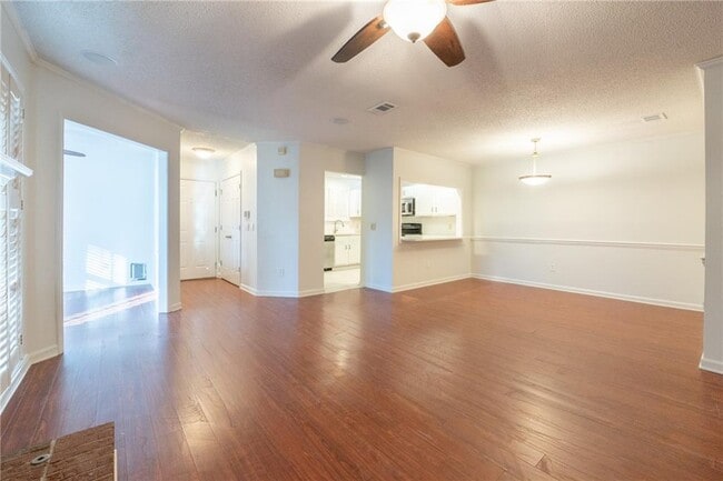 Building Photo - 311 Hollyfax Cir NE