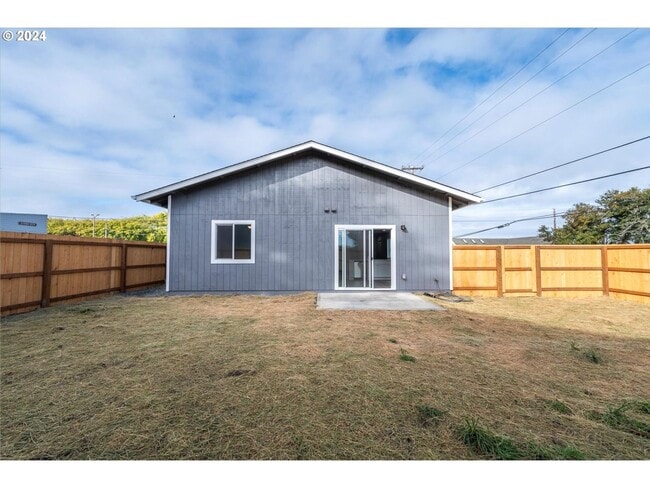 Building Photo - 2166