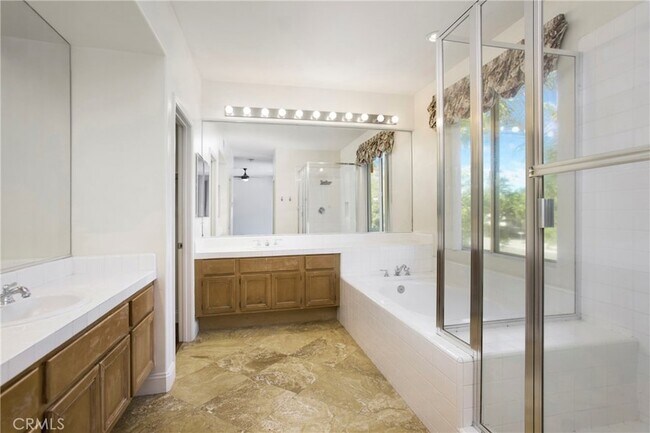 Building Photo - 11 Cipriani