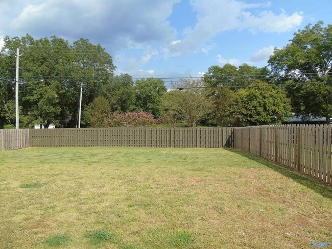 Building Photo - 207 List Rd