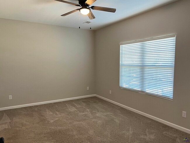 Building Photo - 99 Azalea Ave