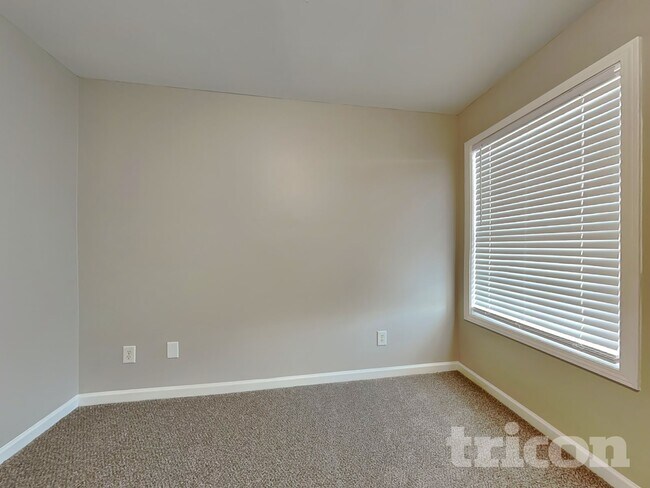 Building Photo - 3540 Stoney Creek Way