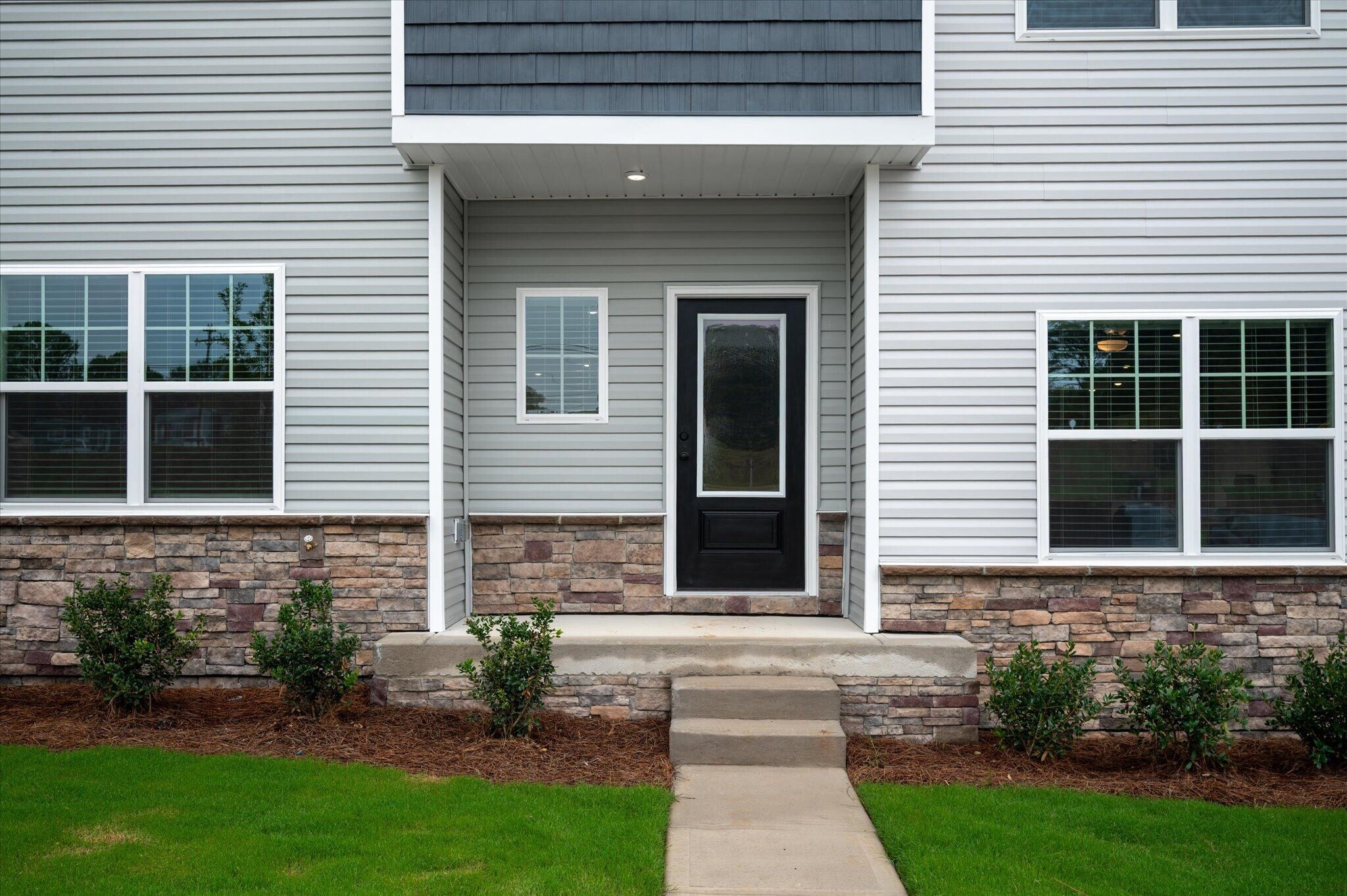 Building Photo - 1986 W Davidson Ave