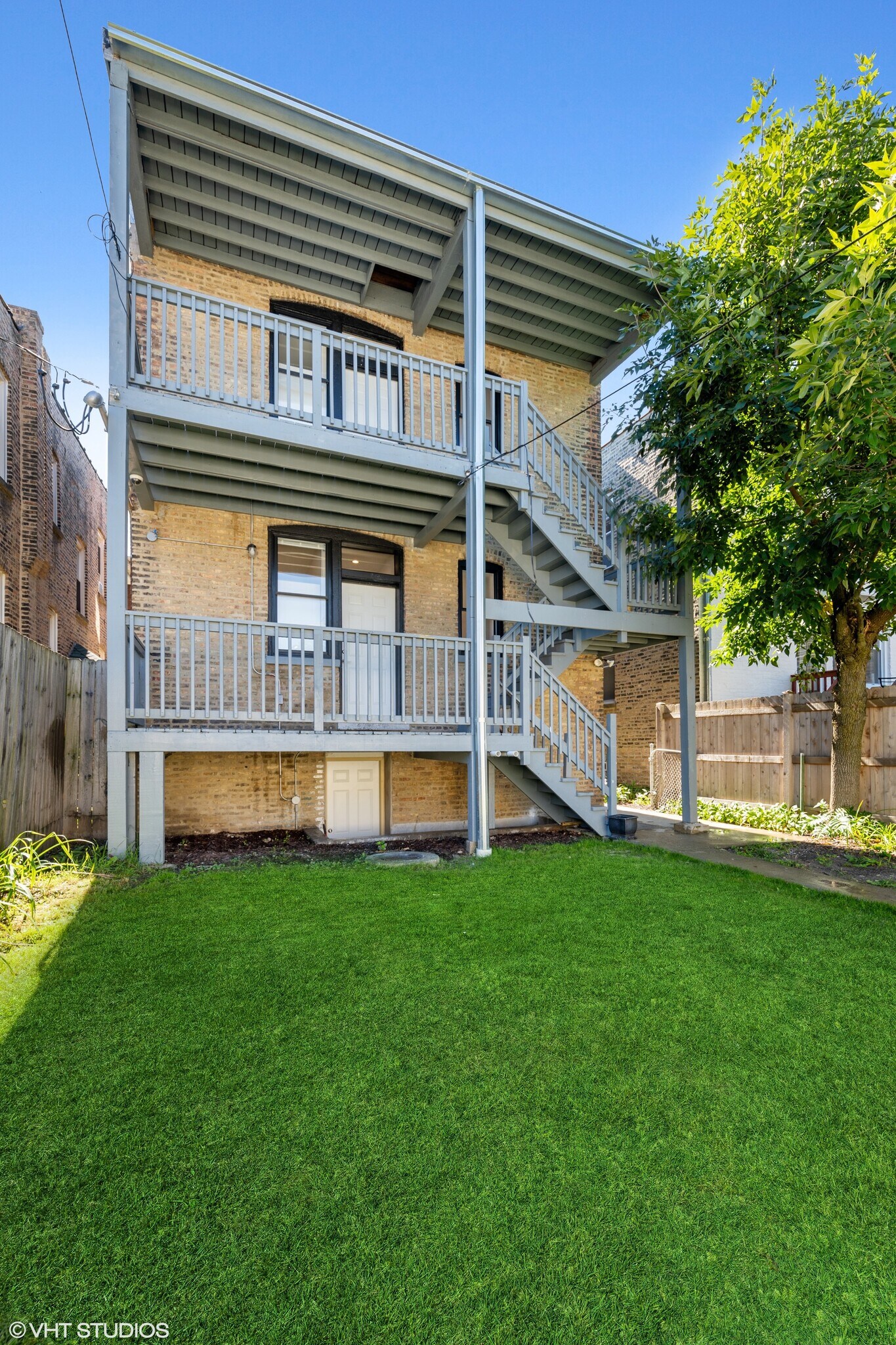 Building Photo - 3318 W Cullom Ave
