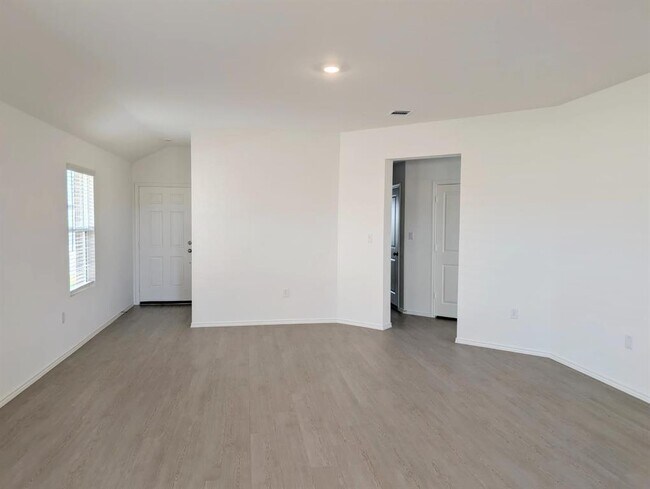 Building Photo - 107 Imola St