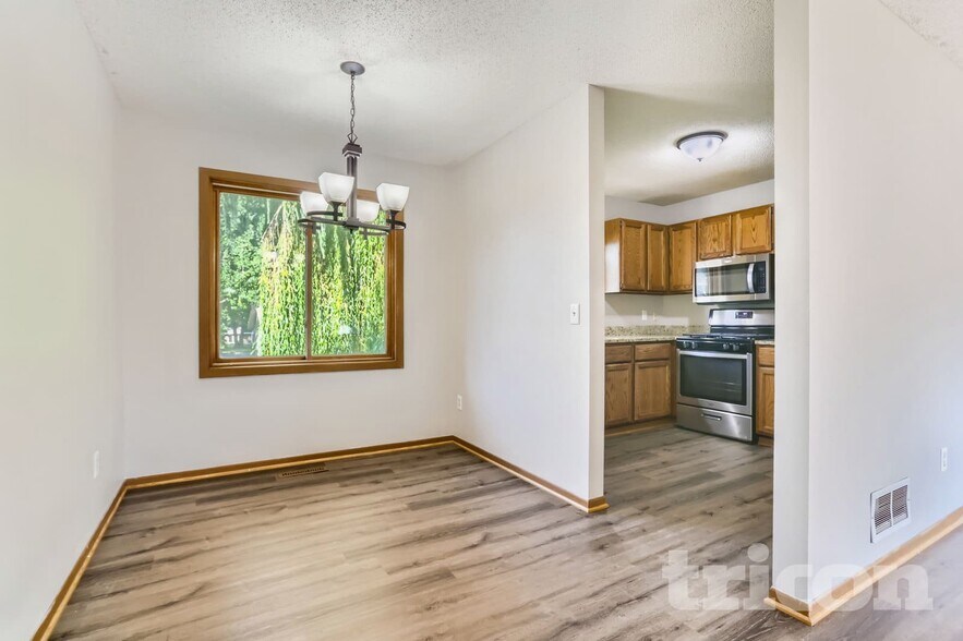 Building Photo - 13734 Glenhurst Ln