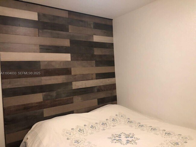 Building Photo - 8826 W Flagler St