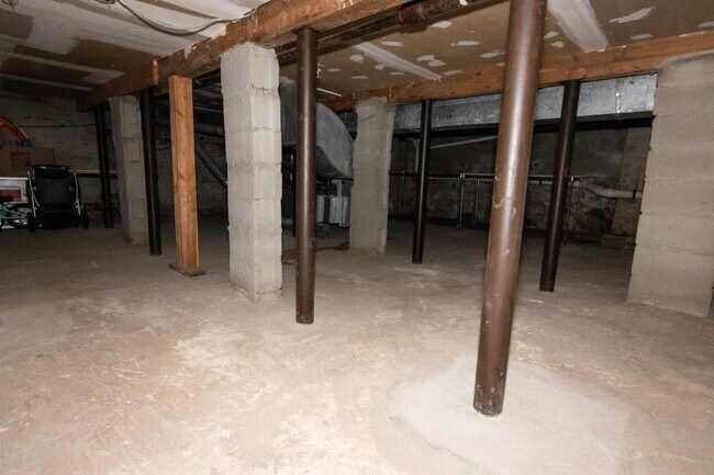 Building Photo - 110 Morris St