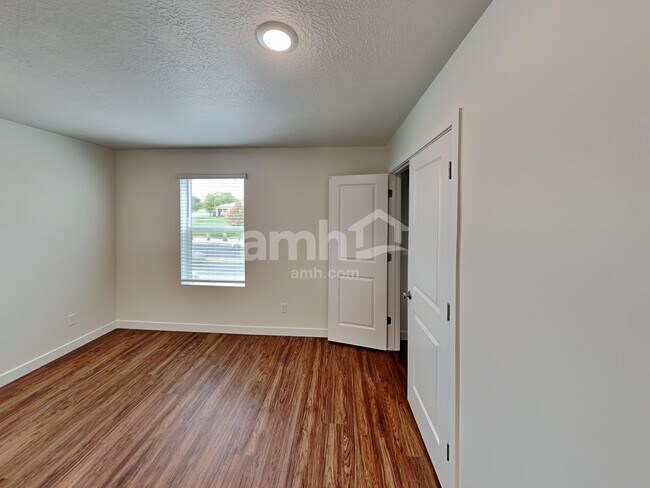 Building Photo - 8958 Wilroy Rd