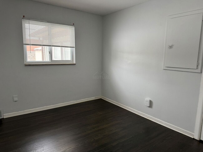 Building Photo - 33042 Slocum Dr