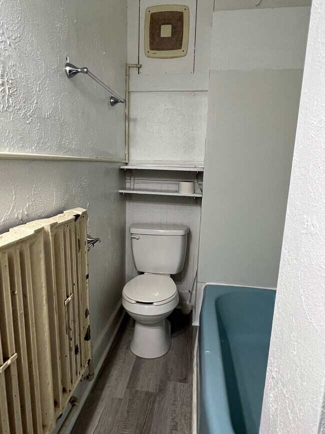 Building Photo - 2521 Peach St