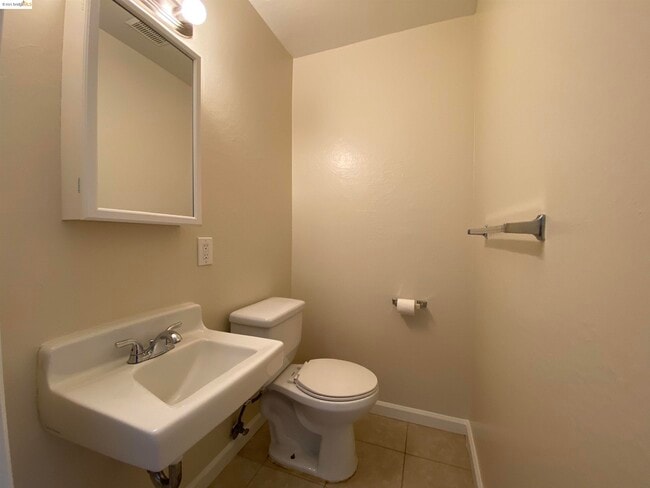 Building Photo - 3801 Maybelle Ave