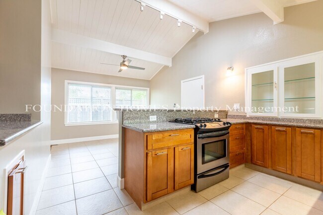 Building Photo - Beautifully Maintained 3BR Home with Vault...