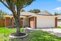 Building Photo - 1012 Waterview Dr