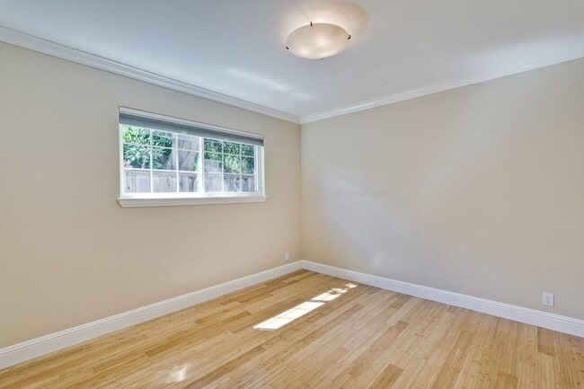 Building Photo - Wonderful 3 bedroom , 2 bath home in Mount...