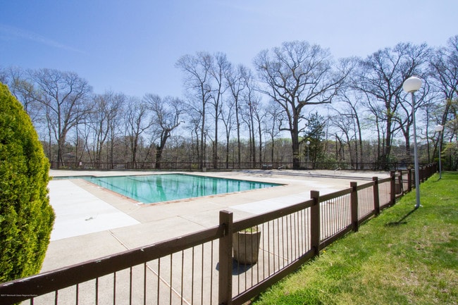 Building Photo - 120 Lexington Ct