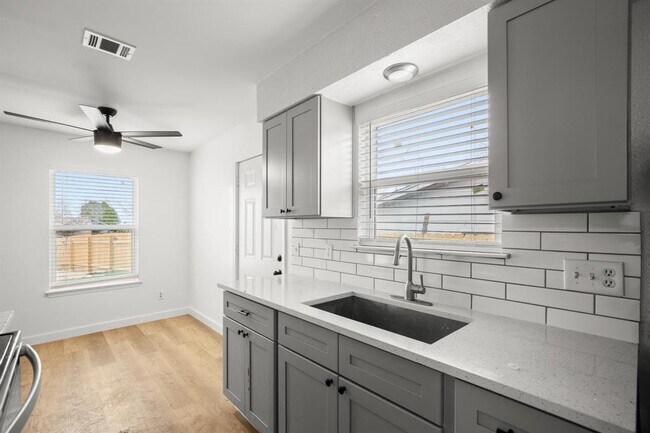 Building Photo - 1317 Mckie Cove