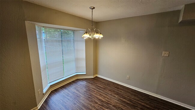 Building Photo - 1404 Cactus St