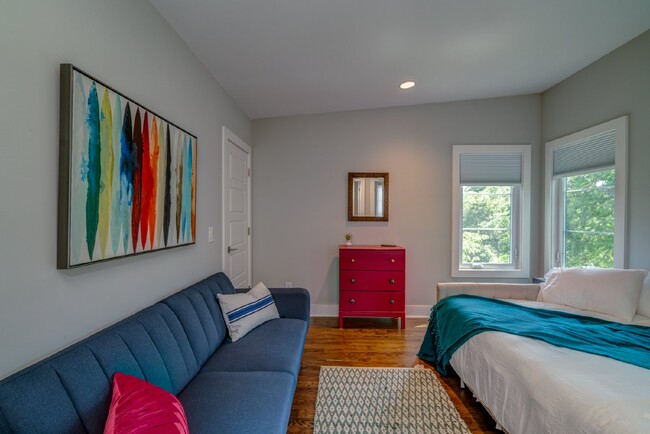 Building Photo - Gorgeous Nashville Rental!