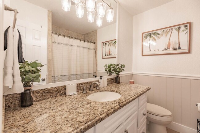 Building Photo - 716-720 Southwest 14th Court-SI FL1-ID1475646P