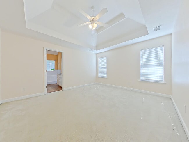 Building Photo - 615 Ventana Dr