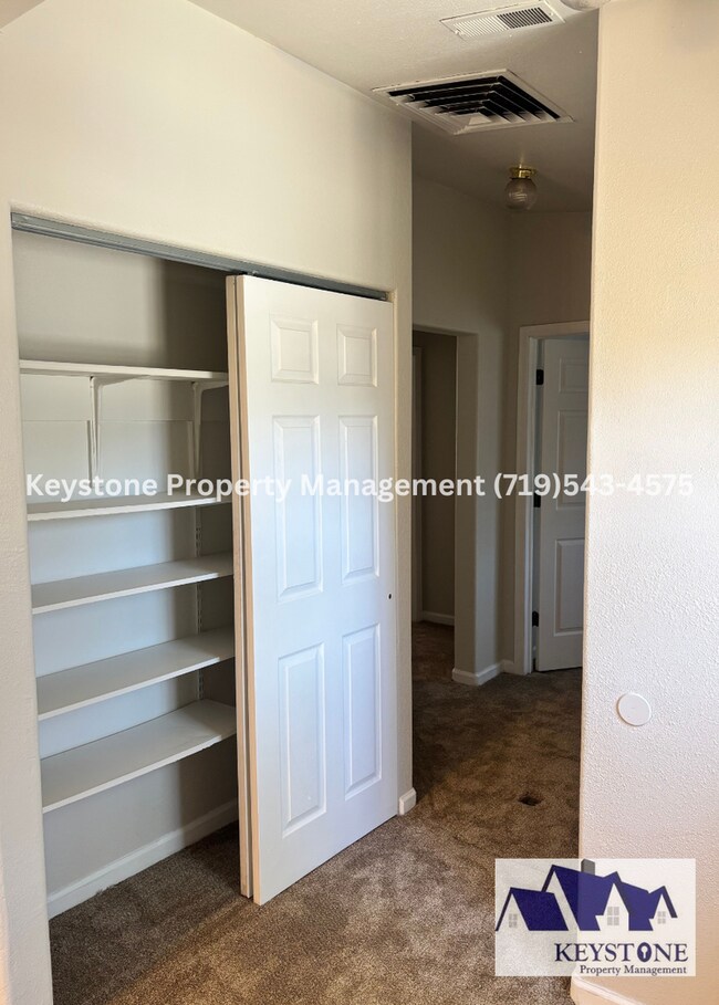 Building Photo - PRICE REDUCED!  Near Parkview Hospital 3 Bed, 1 Bath Home W/D, Dishwasher Included $1500/$1500
