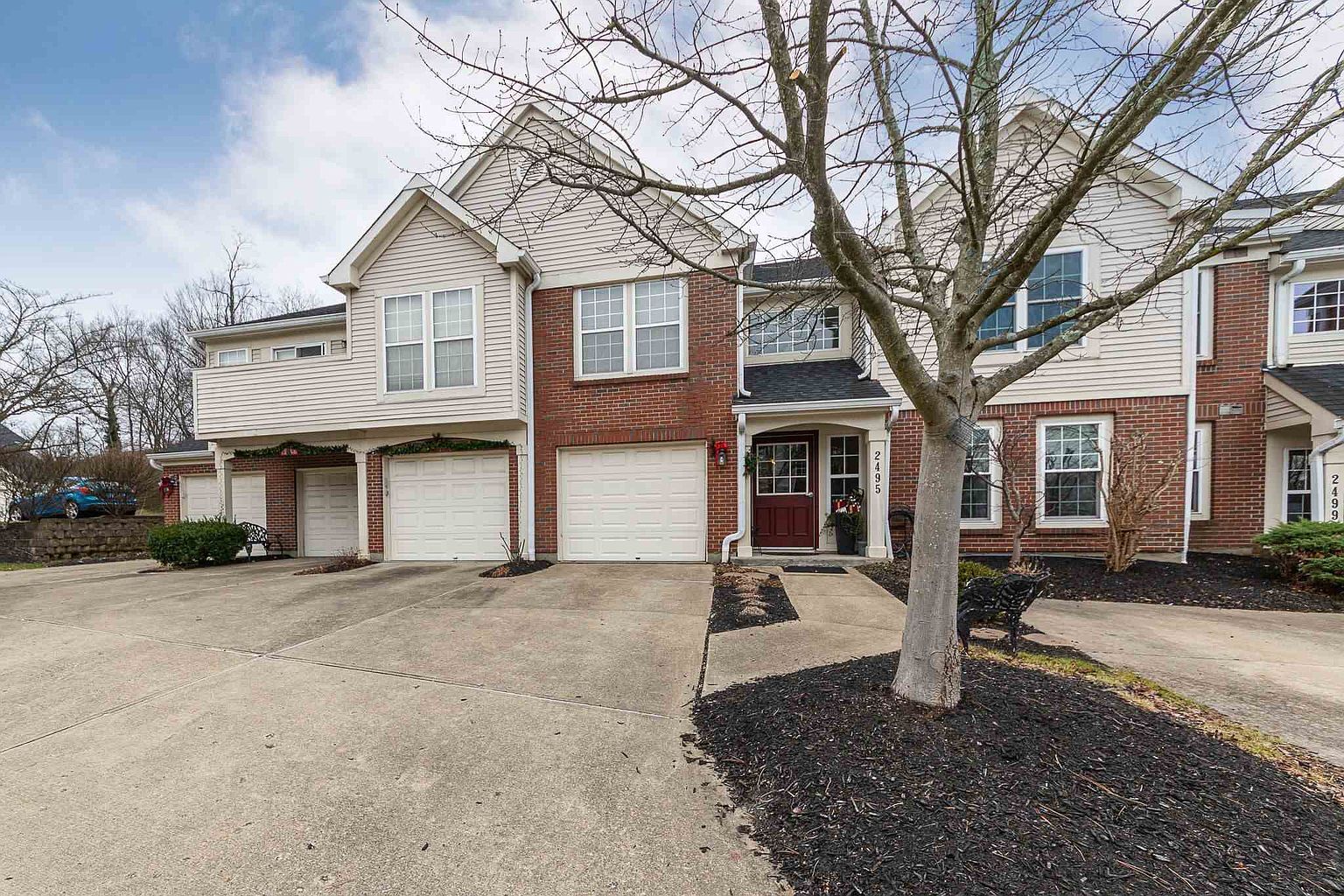 Attached garage plus two parking spaces - 2495 Fountain Pl