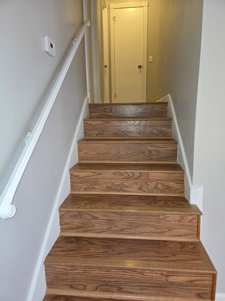 To Upstairs - 120 W North Ave