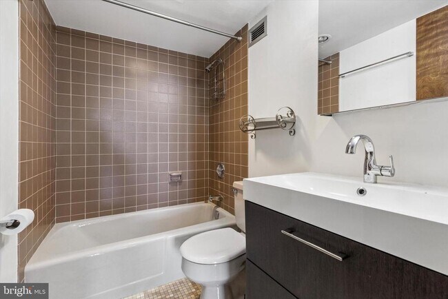 Building Photo - 10503 Valley Forge Cir