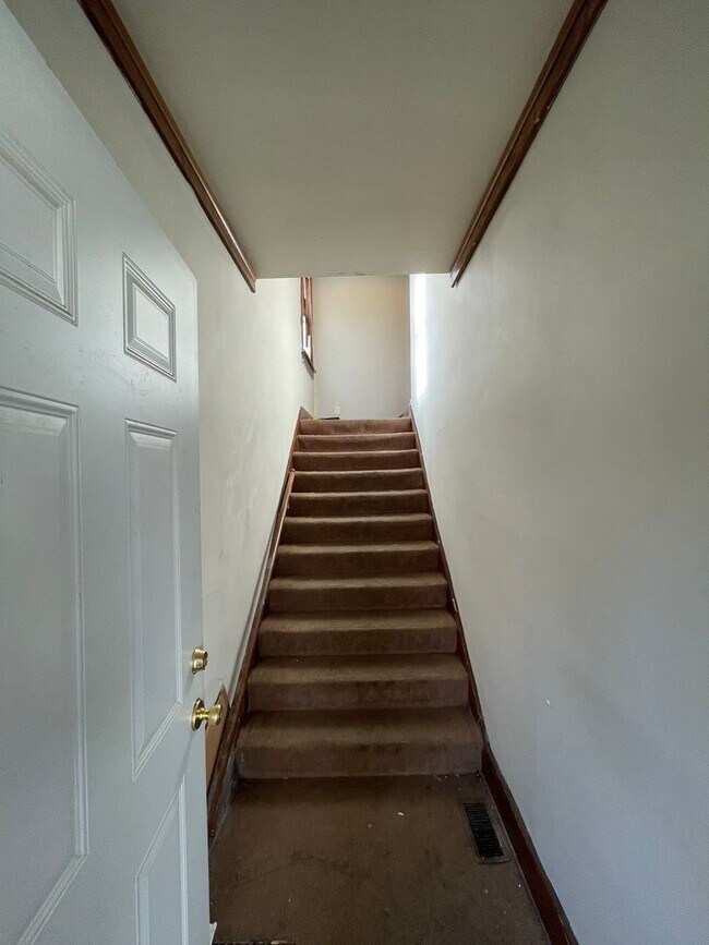 Building Photo - 1501 S Spring St