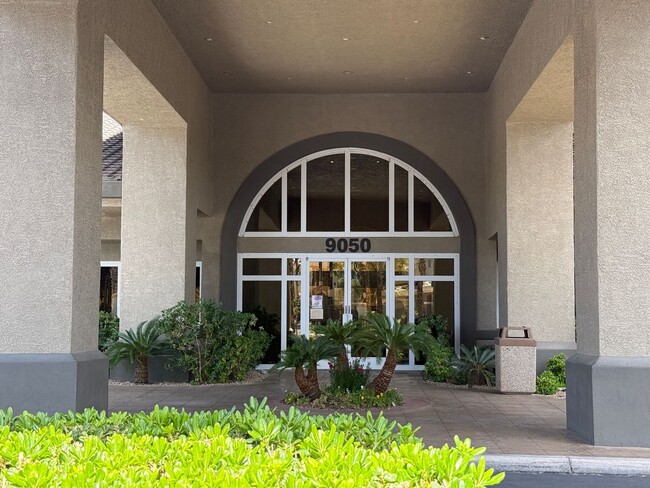 Building Photo - 2BD/2BATH CONDO