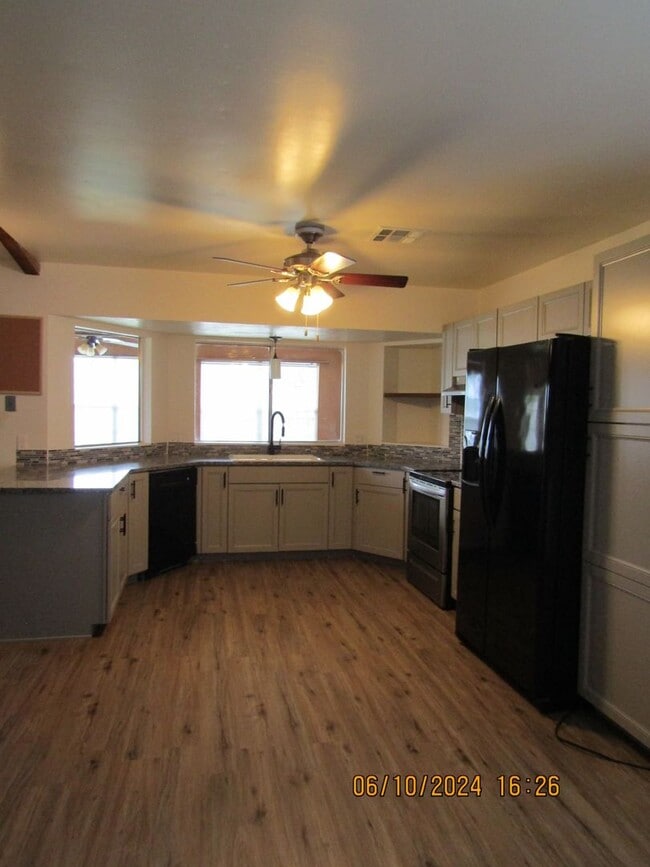 Building Photo - Great home located in Terrace Hills!