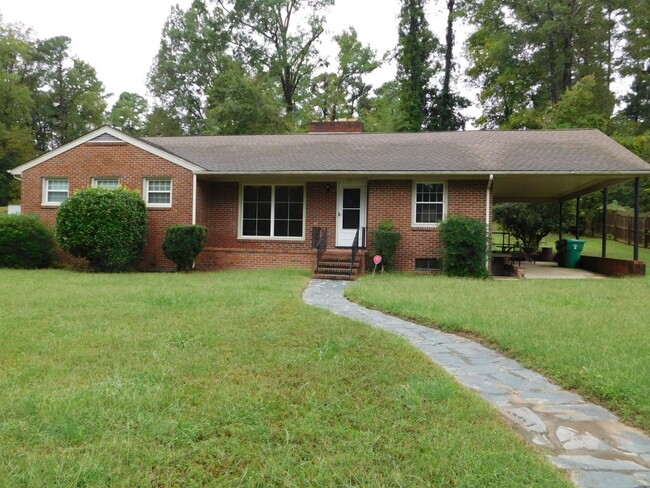 Building Photo - Brick Ranch in Colonial Heights