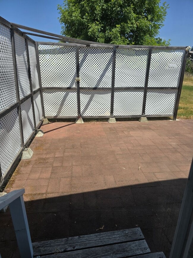 Building Photo - 3 bed 1 bath  Home for Rent in Grants Pass