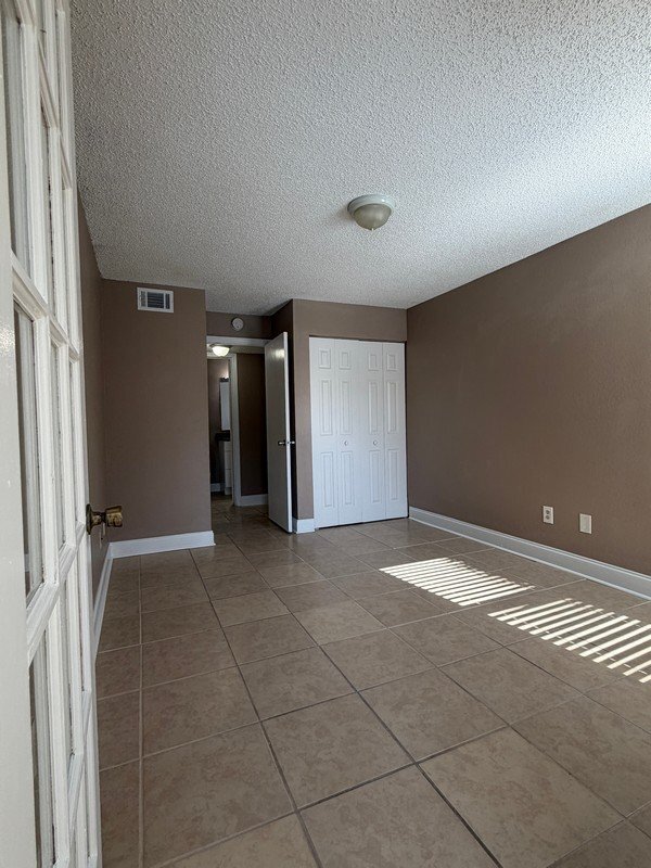 Building Photo - 4658 Commander Dr