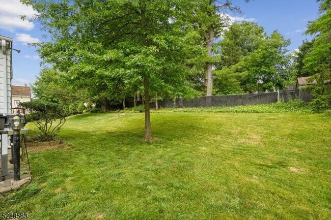 Building Photo - 21 Spier Dr