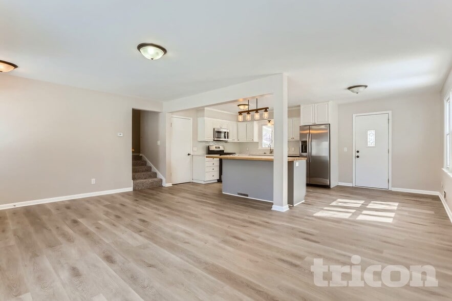 Building Photo - 7755 Eastwood Rd