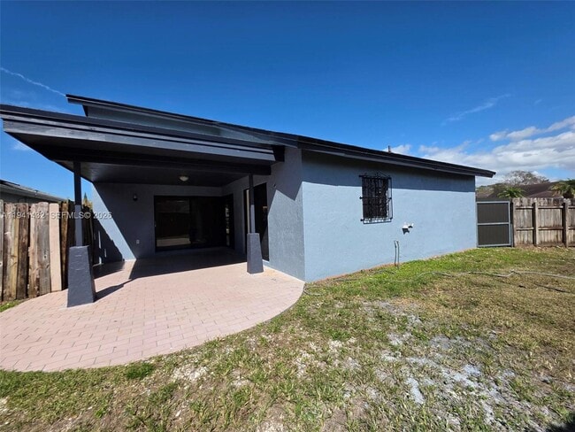 Building Photo - 15238 SW 58th Terrace