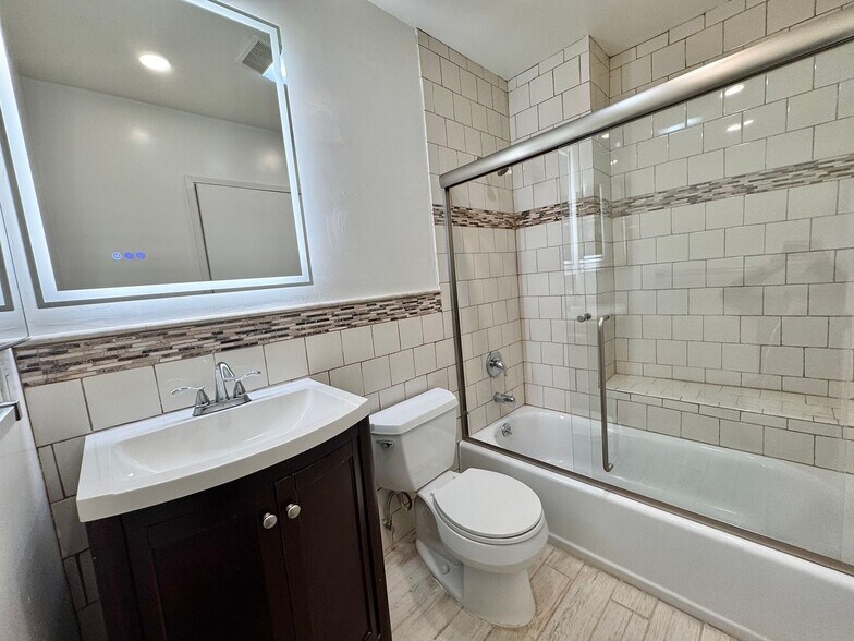 Building Photo - 3608 Keystone Av