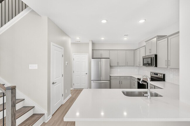 Building Photo - 182 Oasis Dr