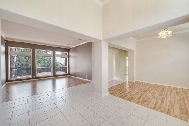 Building Photo - 11901 Jess Dr