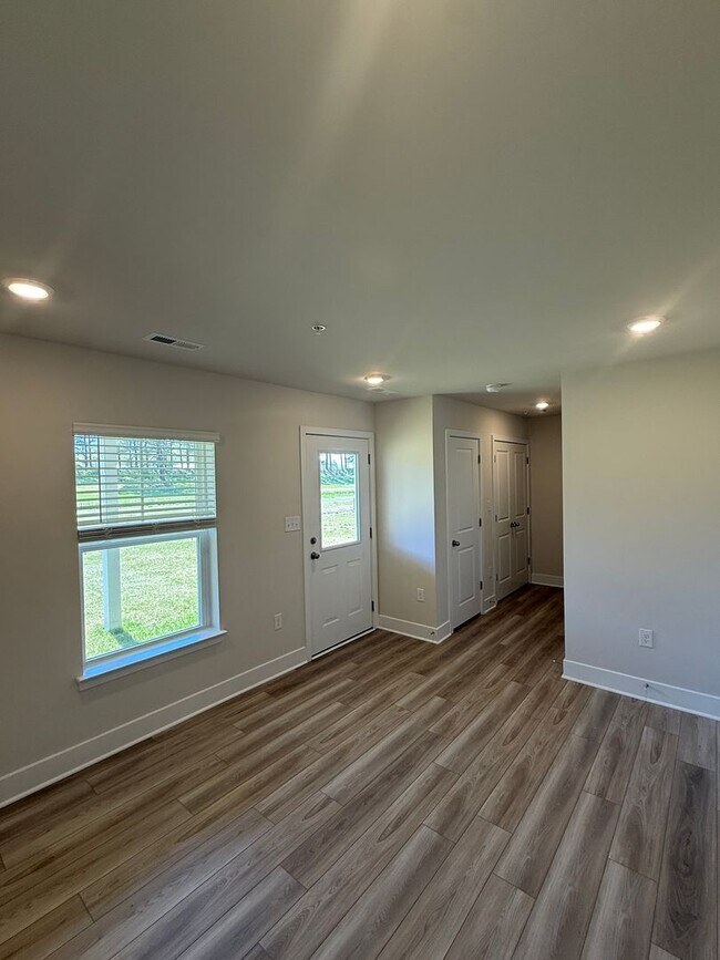 Building Photo - New Townhome Near Route 50 & Downtown Cambridge- RENT SPECIAL Free 2nd Months Rent