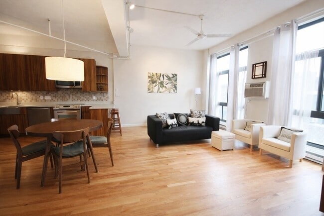 Building Photo - 12 Stoneholm St