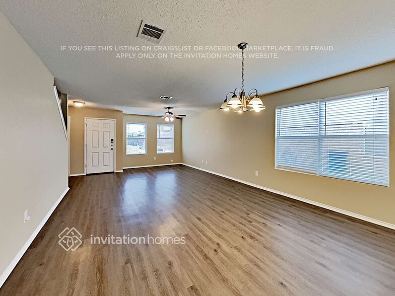 Building Photo - 510 Del Mar Dr