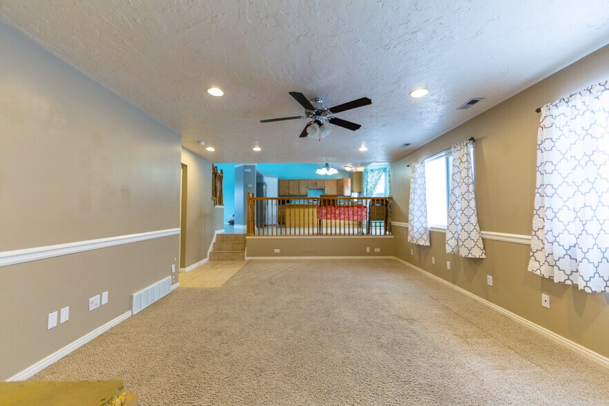 Building Photo - 1038 N 2525 W